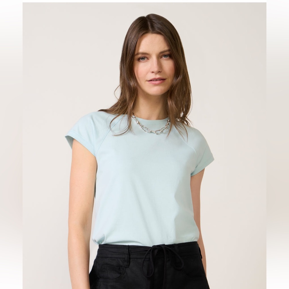 Evereve Light Blue Short Sleeve Tee